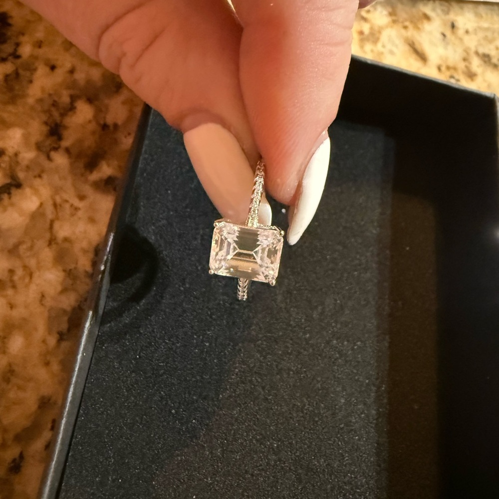 Elegant Silver Square-Cut Ring - Size 9